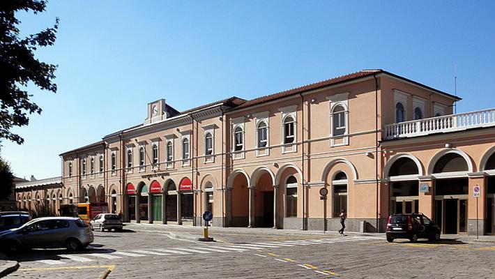 Si arrampica su un vagone, folgorato un ragazzo di 16 anni