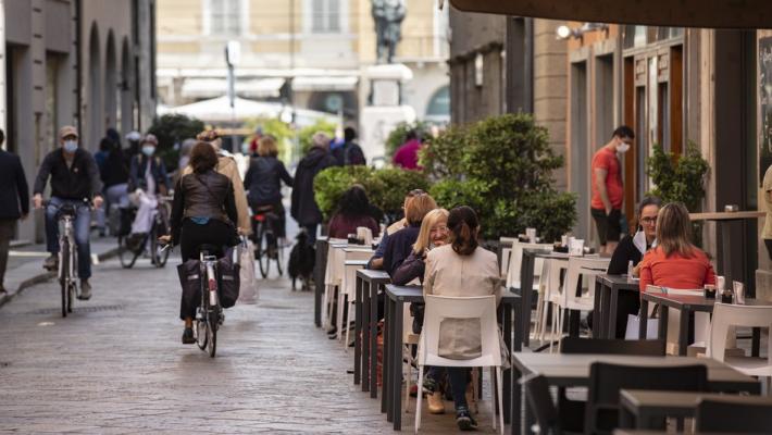 Primo giorno di Fase 2, Parma rialza le serrande