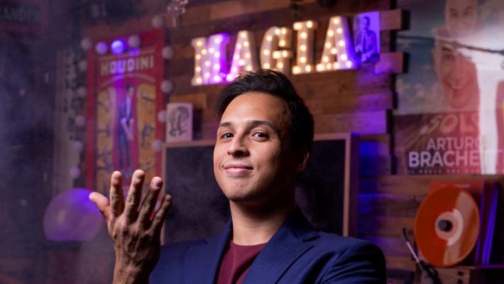 Omar Vassallo con una magia vince su Real Time