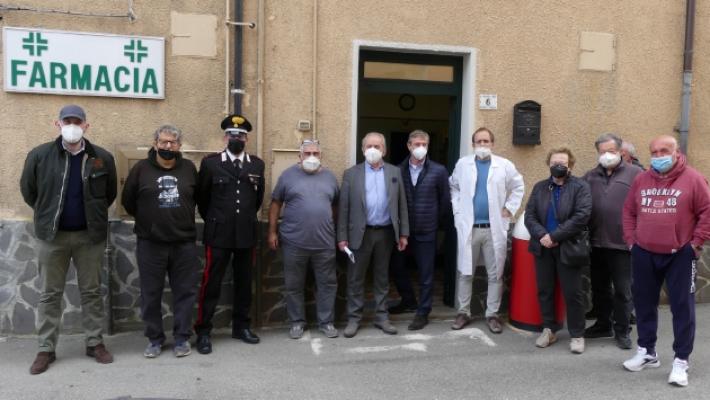 Non c'è pace (né apertura) per la farmacia: polemiche a Santa Maria del Taro