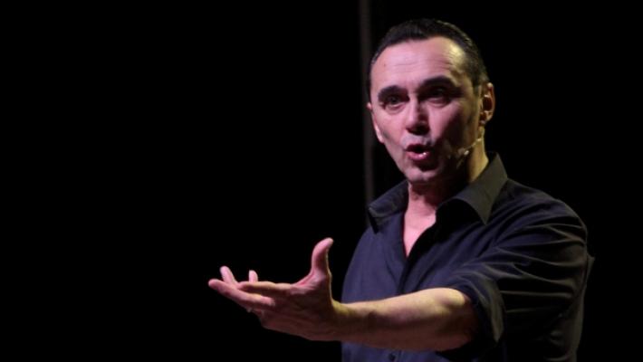 Giacobazzi al Regio: «Mille volti e una bugia»