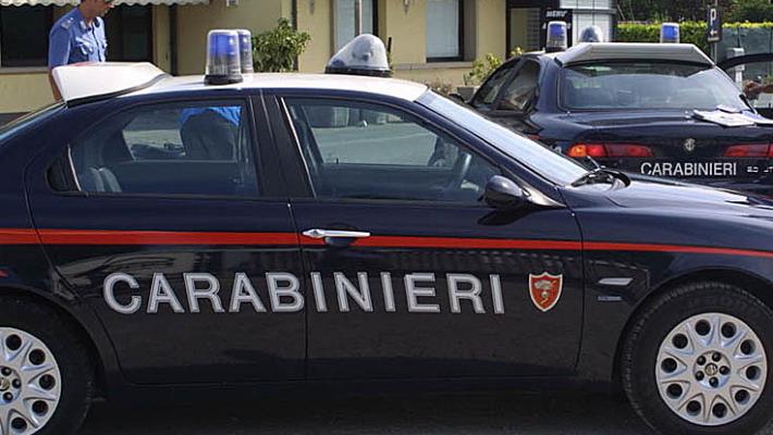 Minacce e botte alla moglie anche davanti al figlio: denunciato a Brescello