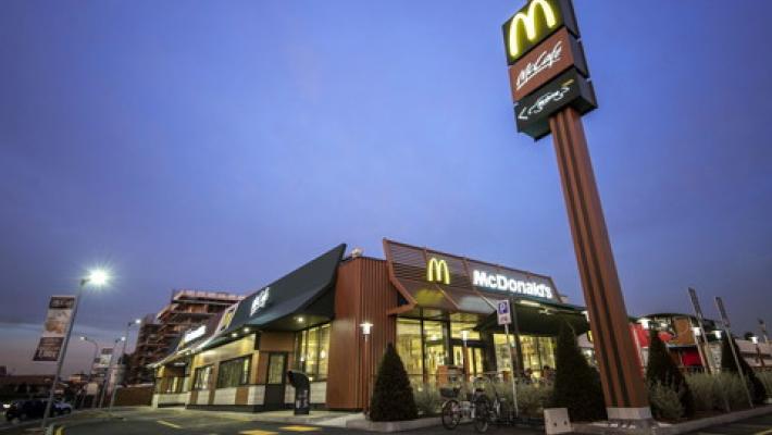 McDonald's, per 2 settimane colazione gratis per medici e infermieri