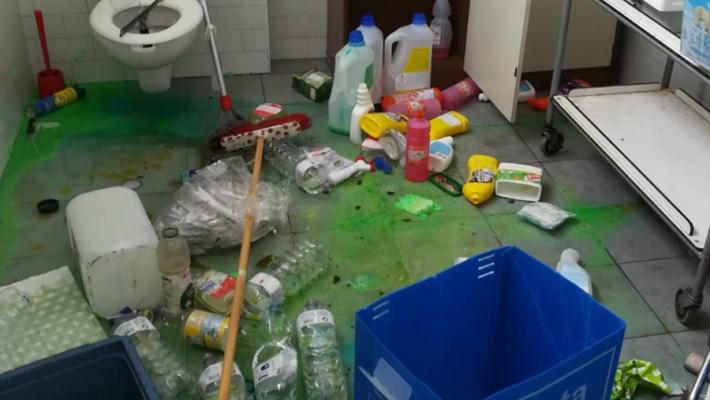 Nuova incursione:  i vandali  devastano l'oratorio