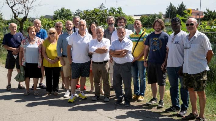 La socialità? Si coltiva con la zappa