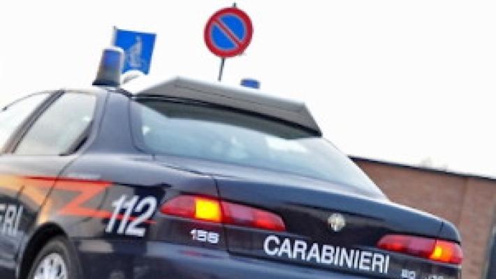 Riducono in schiavitù la figlia, arrestata coppia a Roma