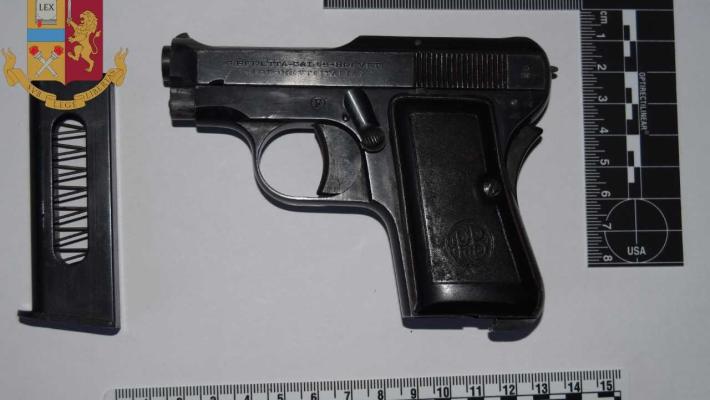 Ha una pistola con matricola abrasa: arrestato 