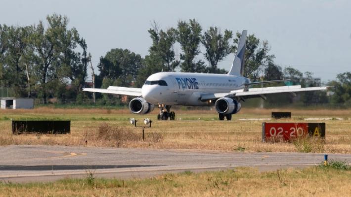 Aeroporto «Verdi», serve l'allungamento della pista. O si rischia il declassamento