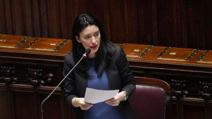 Dopo minacce e insulti assegnata la scorta alla ministra Azzolina