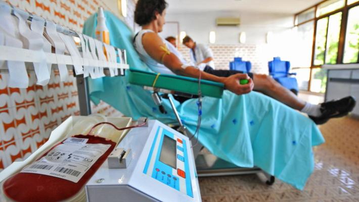 Crollano le donazioni di sangue nel Parmense