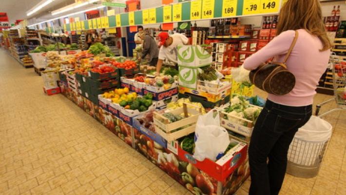 A maggio in calo la fiducia di consumatori e imprese