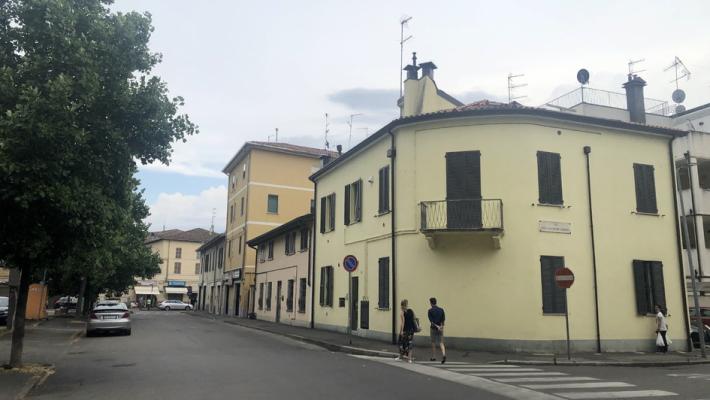 «Quell'uomo mi ha puntato una siringa alla gola»