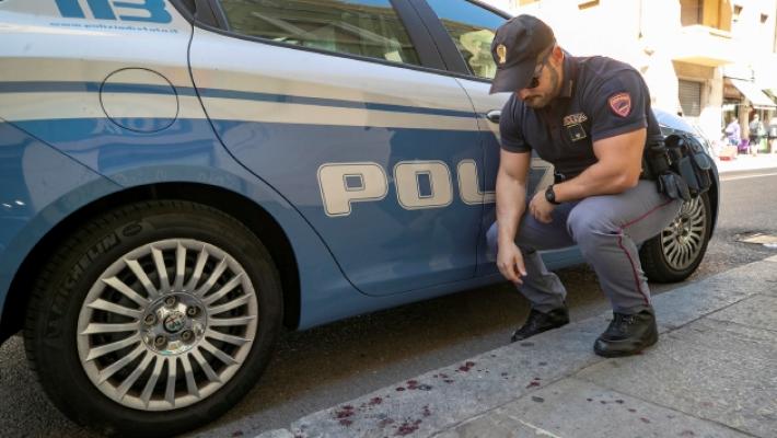 Dopo l'accoltellamento, parlano i commercianti: «Prima o poi qui ci scappa il morto»