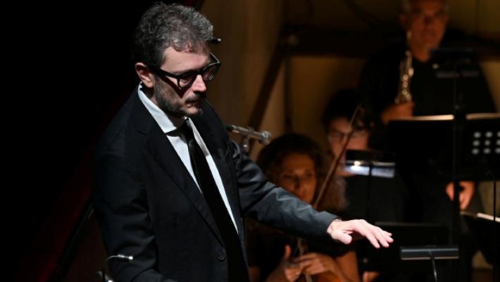 Rolli e i retroscena del teatro: «Come la vita, è fatto di imprevisti»