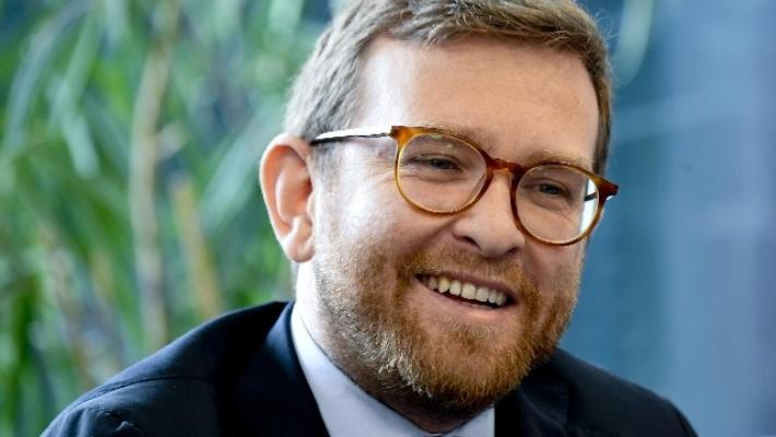 Tutti relatori uomini (tra cui Pizzarotti): e il ministro Provenzano rifiuta: 'Rimozione di genere'