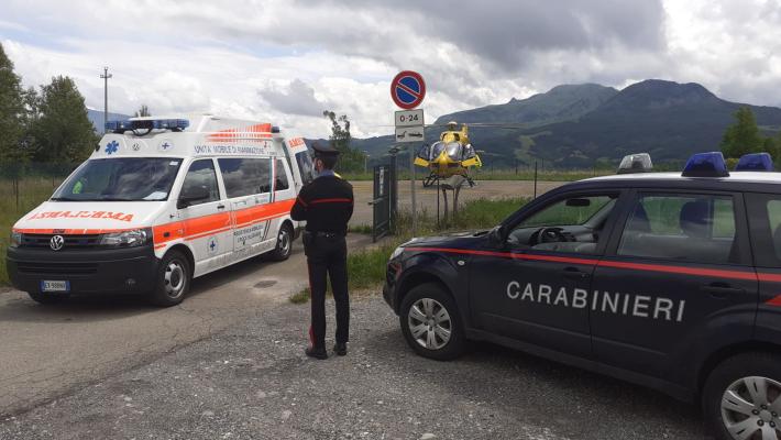 Auto fuori strada a Bardi: due feriti. Molto grave un 56enne