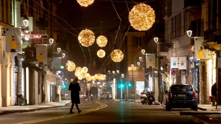 Parma non rinuncia alle luminarie, ma sta attenta alla bolletta