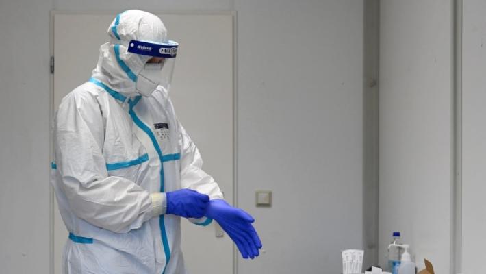 I no vax tornano in corsia: nel Parmense potrebbero rientrare in servizio 109 tra medici e infermieri