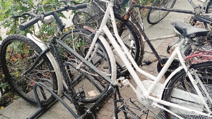 Sellini delle biciclette nel mirino in stazione a Fidenza