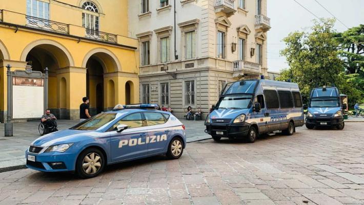 Aggressione nella notte davanti al Regio: arrestato un italiano di origini albanesi