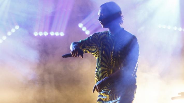 Arriva Cosmo in piazza Garibaldi: «I miei concerti sono vere performance»