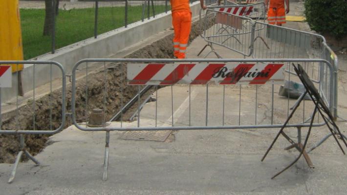 Riqualificazione servizi gas, luce ed acqua: ecco il lungo cantiere (a tappe) in via Trieste
