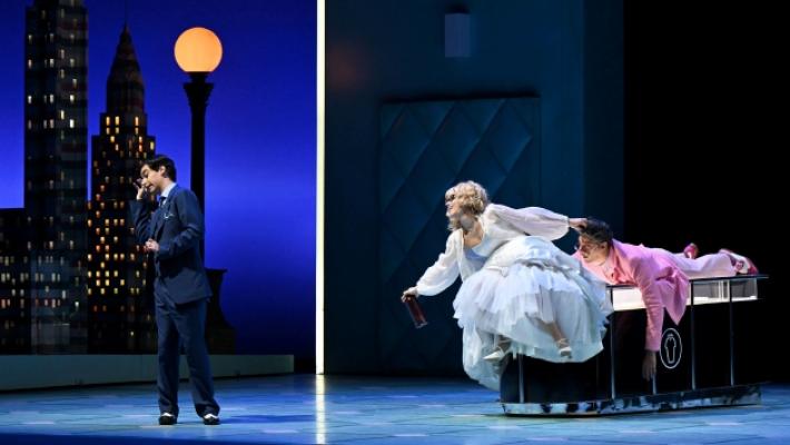 &laquo;Il matrimonio segreto&raquo;, 9 alla regia ispirata a Broadway