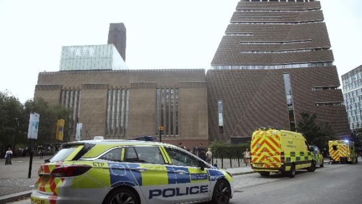 Buttò  giù dalla terrazza della Tate gallery un bimbo: condannato a 15 anni