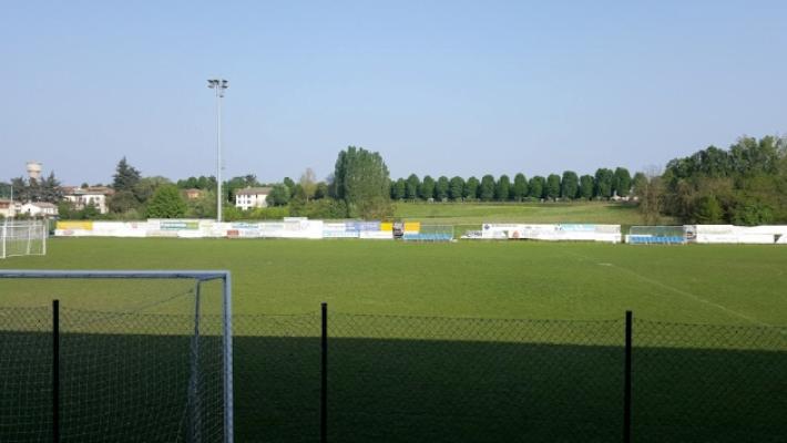 Ladri al campo sportivo di Monticelli: magro bottino, ma danni ingenti