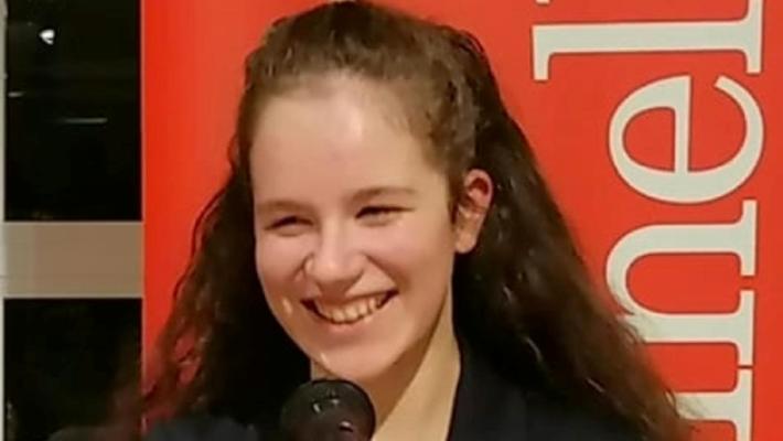 La 15enne parmigiana Elena Mora in semifinale al Campiello