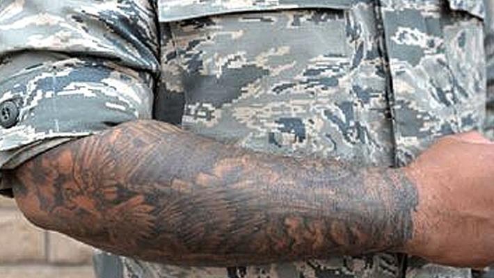 Tatuaggi sulle braccia,  il Tar annulla la sanzione per un carabiniere
