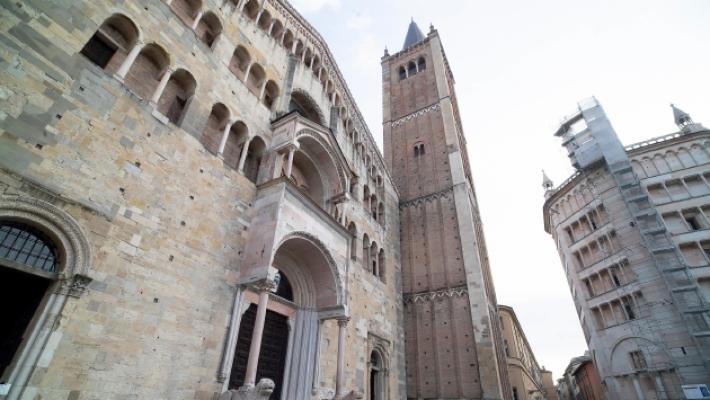 Piazza Duomo, un «concordato» tra Diocesi e Comune per difendere i monumenti