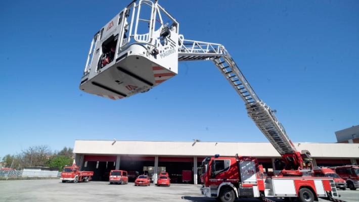 Una nuova autoscala di 32 metri per i vigili del fuoco: così miglioreranno gli interventi