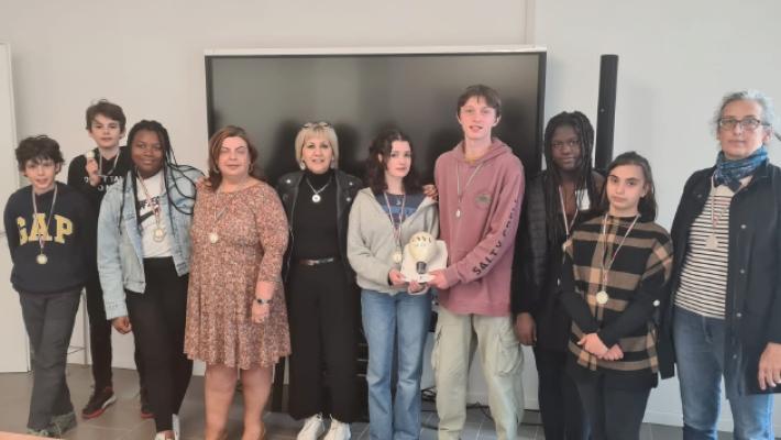 Scuola per l'Europa, a Jasper e Saisha il premio del Symposium europeo delle scienze