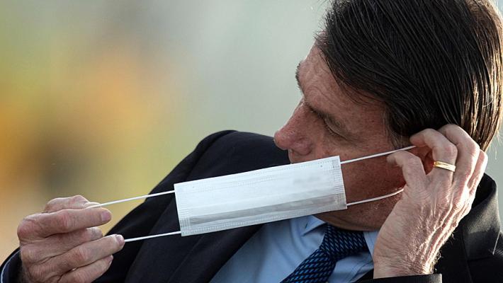 Coronavirus, Bolsonaro minimizza ma l'esito del tampone è positivo
