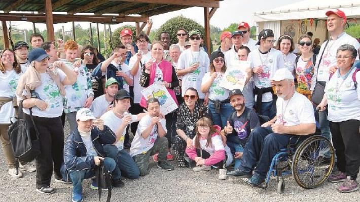 «Pesca un sorriso», che successo: 80 ragazzi, 70 tutor, tanti premi