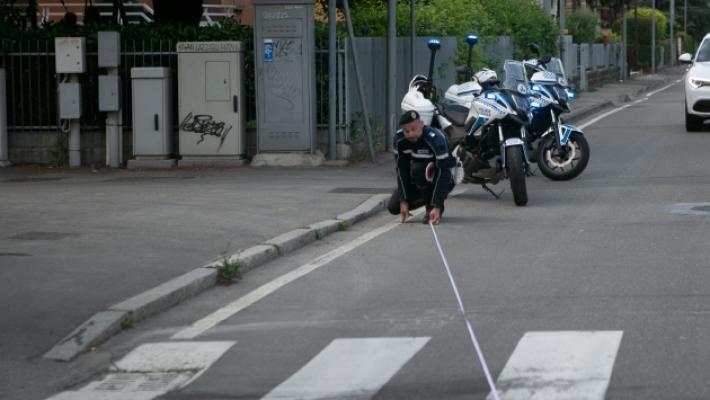 Ha un volto il ragazzo fuggito dopo lo schianto