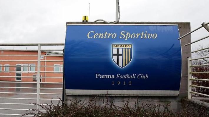 Parma Calcio, c'è un positivo (ma non un calciatore). Tutti in isolamento: oggi test rapido, chi è negativo oggi può scendere in campo