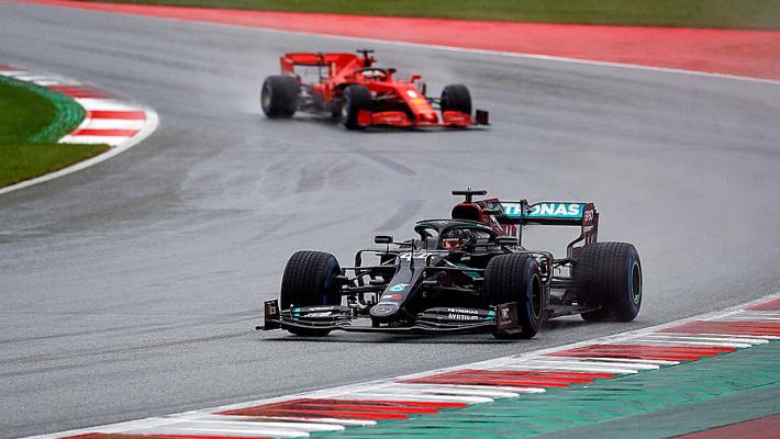 Gp Stiria: pole a Hamilton, Ferrari decima e undicesima