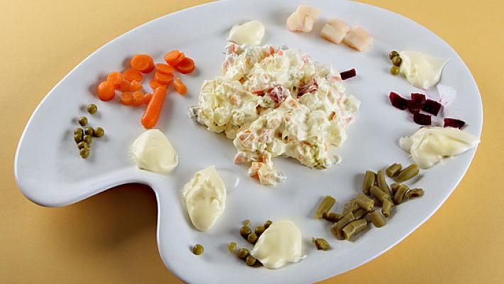 Un caso il menu' stampa del summit Nato, c'e' l'insalata russa