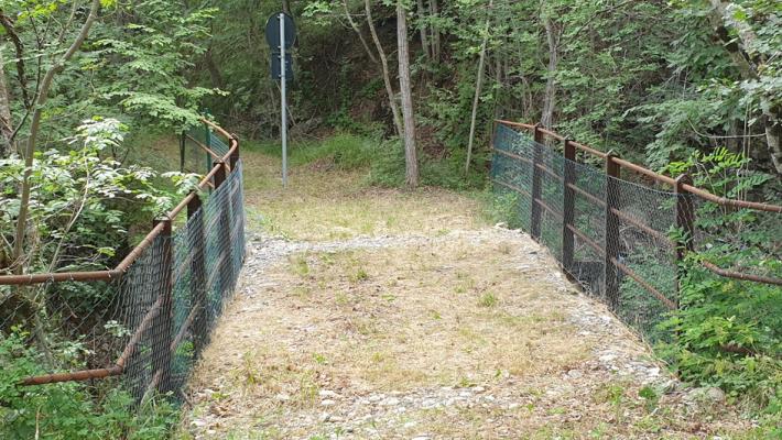 Rio Chiastroni, aperto il ponte della Via degli Abati