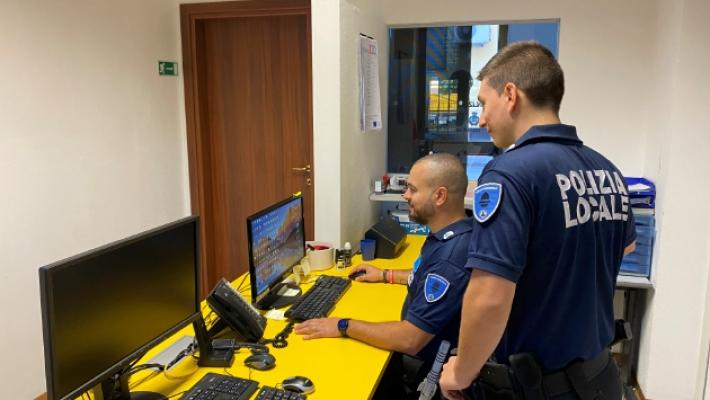 Medesano, la polizza auto online super scontata è una truffa. Denunciato un 30enne