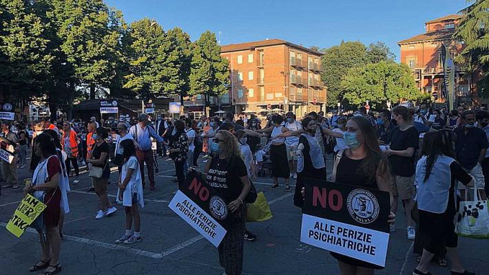 Manifestazione sul tema degli affidi
