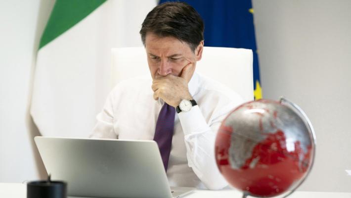 Conte vince  in trasferta ma ora rischia di più in casa