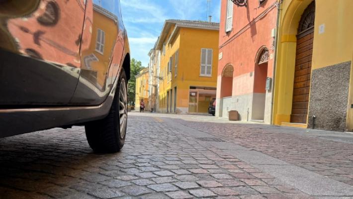 Notte di follia dalla Ghiaia all'Oltretorrente: tre feriti