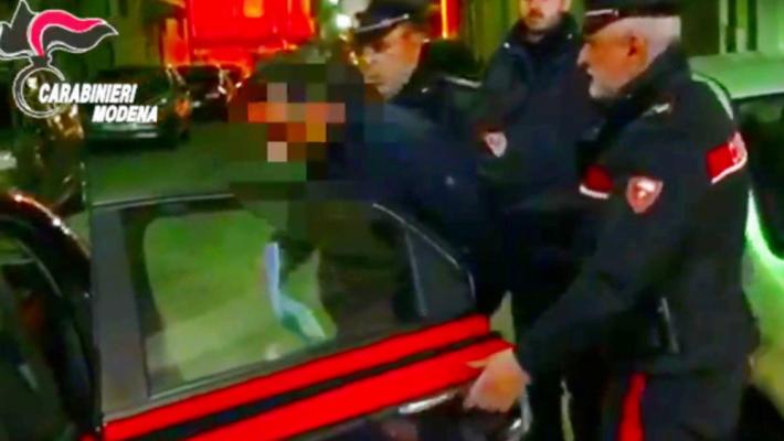 Quelle minacce di Sarcone: «Se non fai così, bang bang»