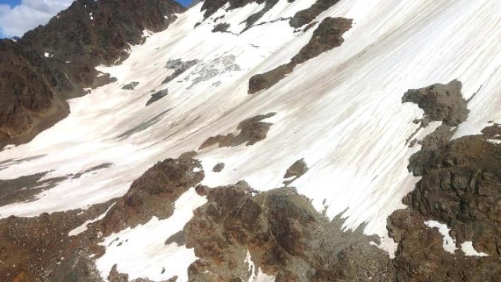 Precipita aereo da turismo sulle Alpi svizzere, 4 morti