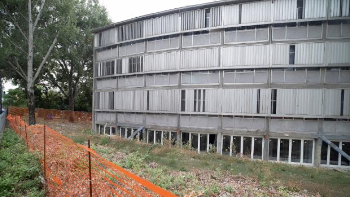 Cantiere fermo alla «Don Milani». La Lega attacca: «Tradite le promesse elettorali»