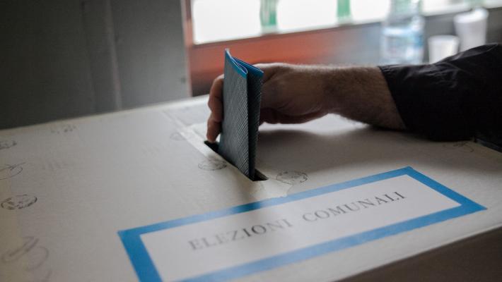 Cinque Comuni alle urne a settembre: prime manovre fra le liste