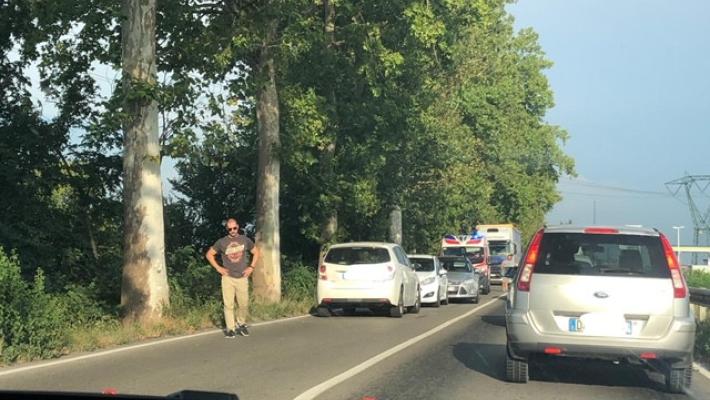 Due incidenti alle 10 e mezza circa in due diversi luoghi della provincia, a Parola e a Sanguinaro, coinvolti diversi mezzi: traffico sulla via Emilia critico